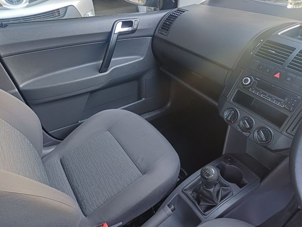 2016-Volkswagen-Polo-Vivo-GP-14-Trendline-5-dr image:12