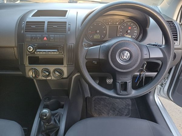 2016-Volkswagen-Polo-Vivo-GP-14-Trendline-5-dr image:6