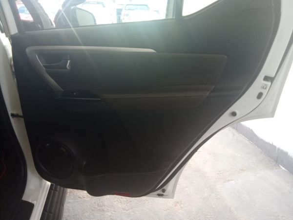 2019-Toyota-Fortuner-24-GD-6-Raised-Body-Auto image:9
