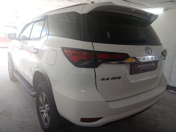 2019-Toyota-Fortuner-24-GD-6-Raised-Body-Auto image:5