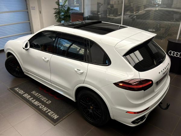 2018-Porsche-Cayenne-GTS-Auto image:11