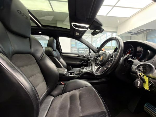 2018-Porsche-Cayenne-GTS-Auto image:17