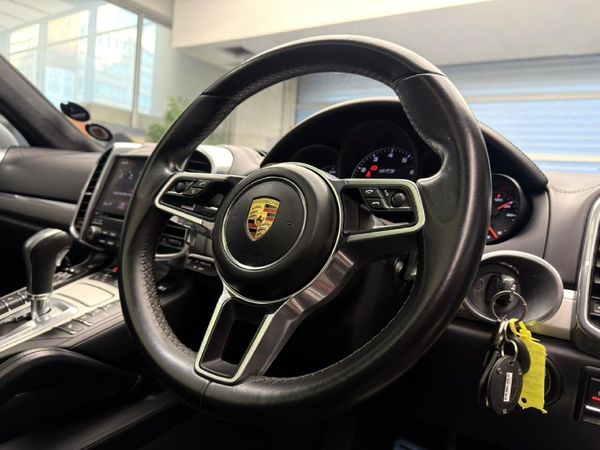 2018-Porsche-Cayenne-GTS-Auto image:18