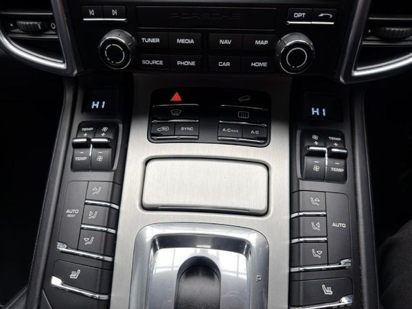 2018-Porsche-Cayenne-GTS-Auto image:21