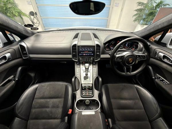 2018-Porsche-Cayenne-GTS-Auto image:23