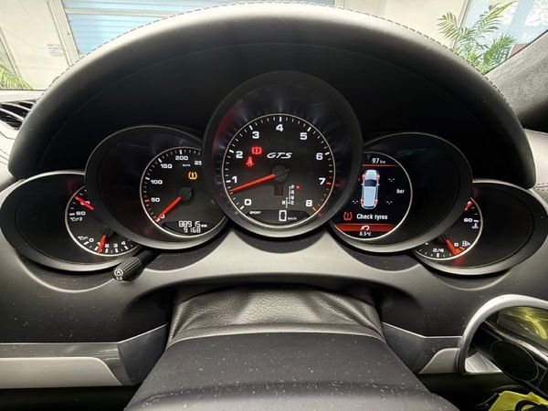 2018-Porsche-Cayenne-GTS-Auto image:26