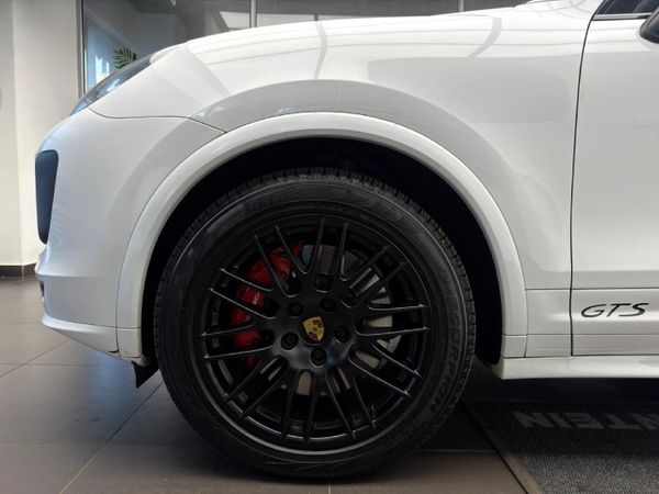 2018-Porsche-Cayenne-GTS-Auto image:2