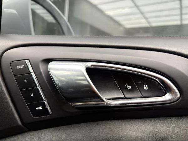 2018-Porsche-Cayenne-GTS-Auto image:31