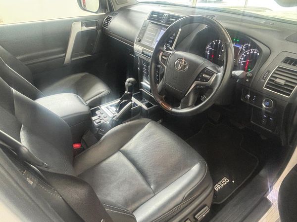 2022-Toyota-Land-Cruiser-Prado-28-GD-VX-L-Auto image:9