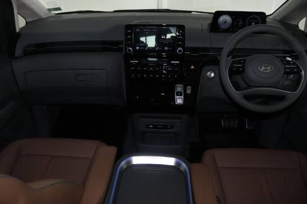 2026-Hyundai-Staria-22d-Luxury-Auto image:9