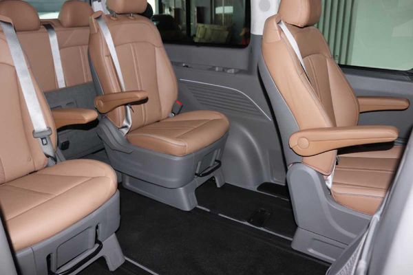 2026-Hyundai-Staria-22d-Luxury-Auto image:15