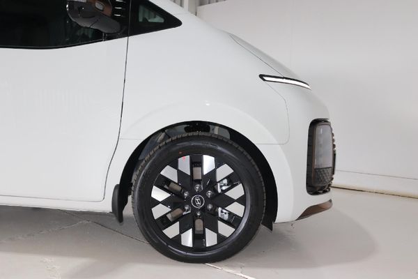 2026-Hyundai-Staria-22d-Luxury-Auto image:6
