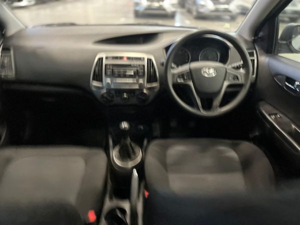 2013-Hyundai-i20-12-Motion image:9