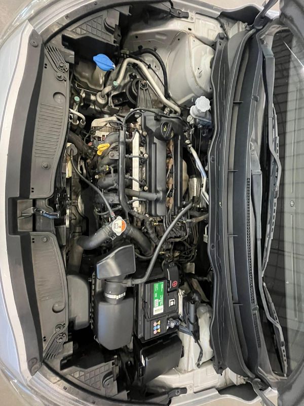 2013-Hyundai-i20-12-Motion image:12