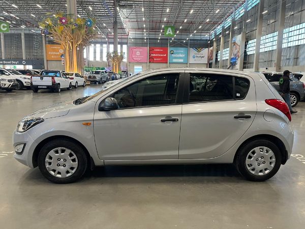 2013-Hyundai-i20-12-Motion image:5