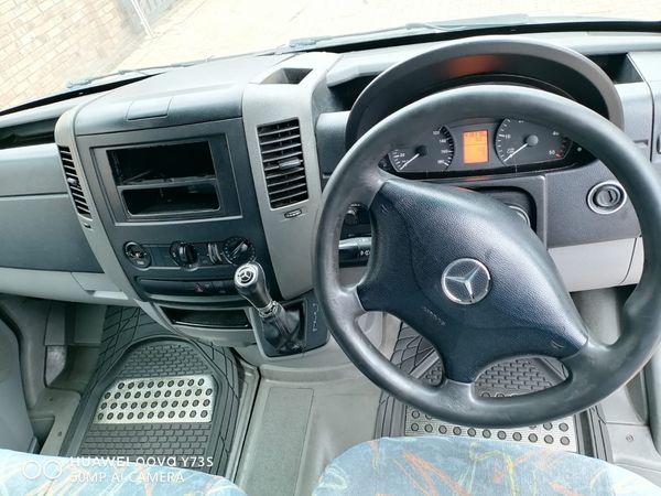 2015-Mercedes-Benz-Sprinter-519-CDI-Auto-23-Seater image:9