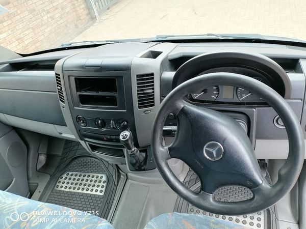 2015-Mercedes-Benz-Sprinter-519-CDI-Auto-23-Seater image:12