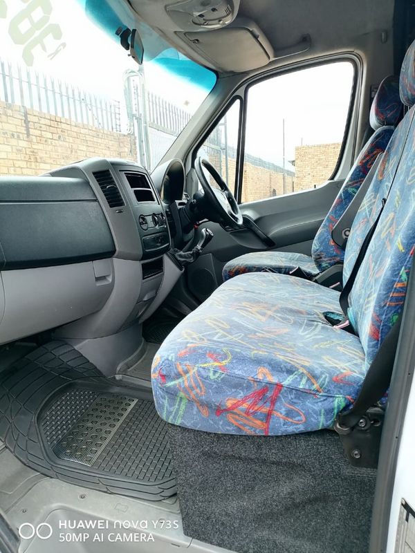 2015-Mercedes-Benz-Sprinter-519-CDI-Auto-23-Seater image:13