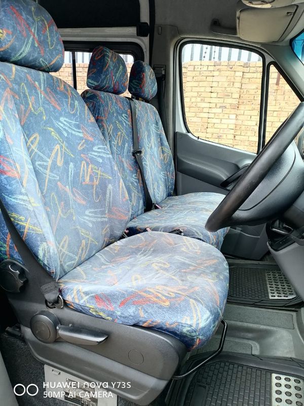 2015-Mercedes-Benz-Sprinter-519-CDI-Auto-23-Seater image:7