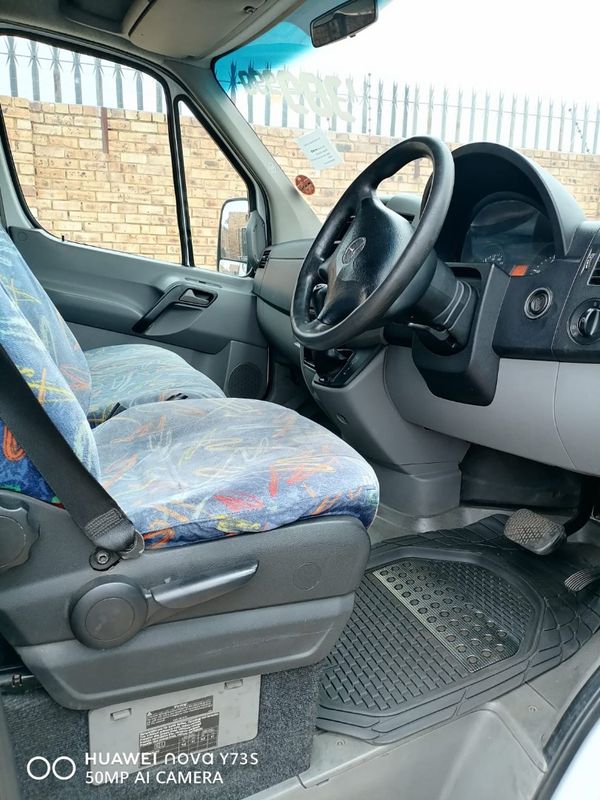 2015-Mercedes-Benz-Sprinter-519-CDI-Auto-23-Seater image:8