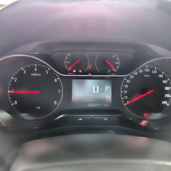 2019-Opel-Crossland-X-12T-Enjoy-Auto image:17