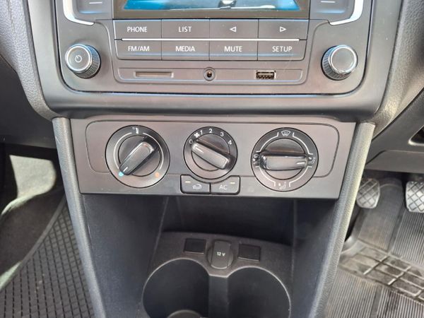 2019-Volkswagen-Polo-Vivo-14-Trendline-5-dr image:13