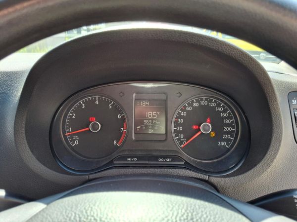 2019-Volkswagen-Polo-Vivo-14-Trendline-5-dr image:7
