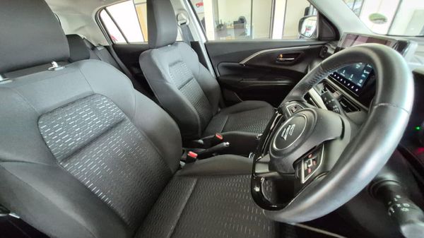 2025-Suzuki-Swift-12-GLX image:10