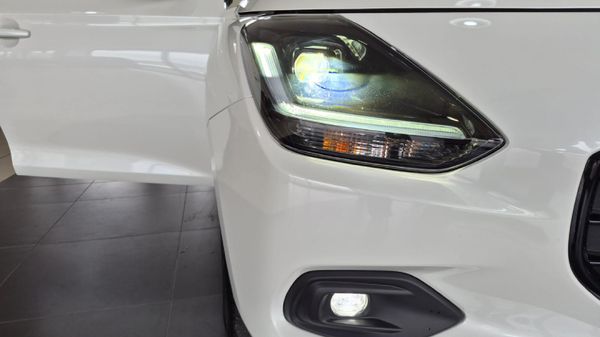 2025-Suzuki-Swift-12-GLX image:13