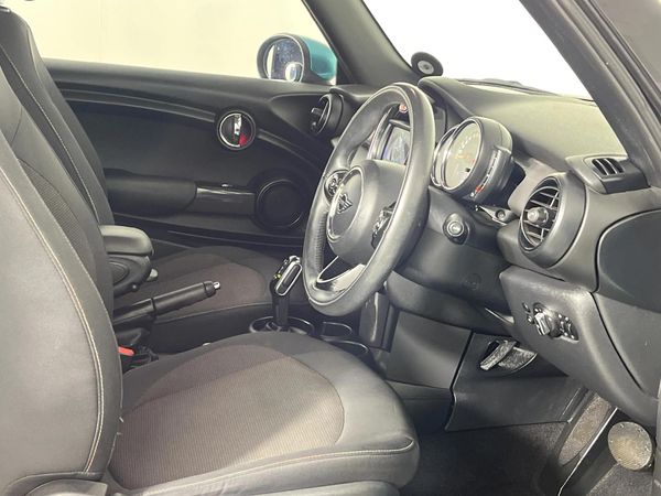 2021-MINI-Convertible-Cooper-Auto image:8