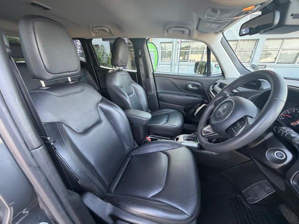 2022-Jeep-Renegade-14-TJet-Limited-Auto image:15
