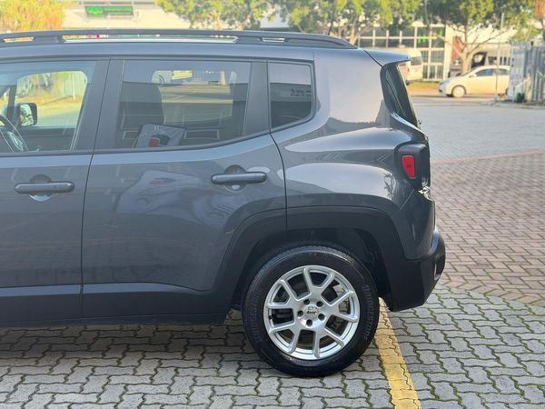 2022-Jeep-Renegade-14-TJet-Limited-Auto image:5
