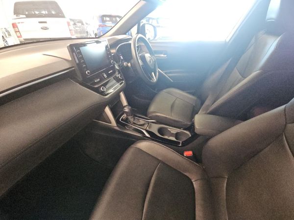 2023-Toyota-Corolla-Cross-18-XS image:7