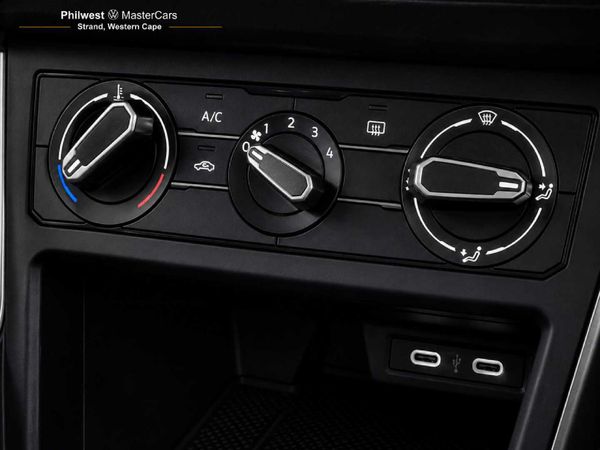 2025-Volkswagen-Polo-10-TSI-Life image:17