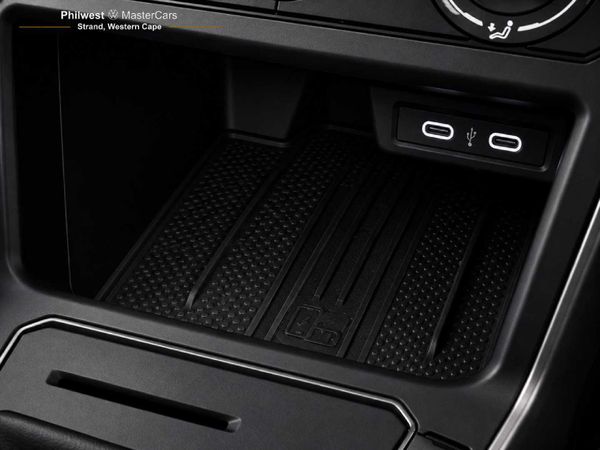2025-Volkswagen-Polo-10-TSI-Life image:21