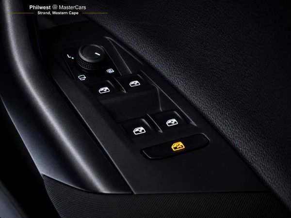 2025-Volkswagen-Polo-10-TSI-Life image:30