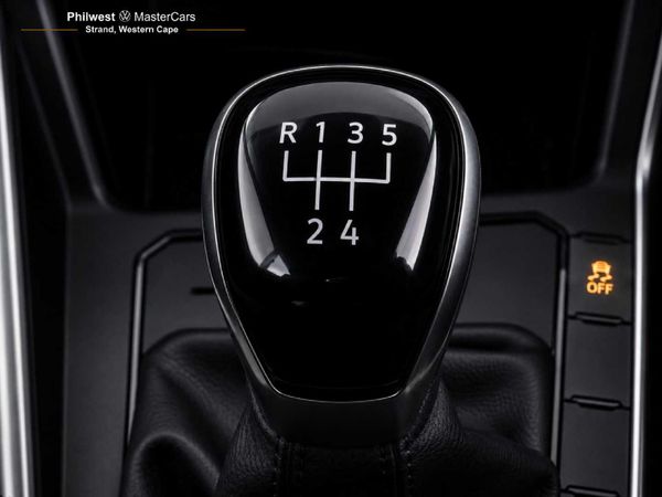 2025-Volkswagen-Polo-10-TSI-Life image:8