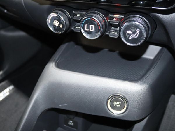2026-Nissan-Magnite-10T-Acenta-Auto image:13