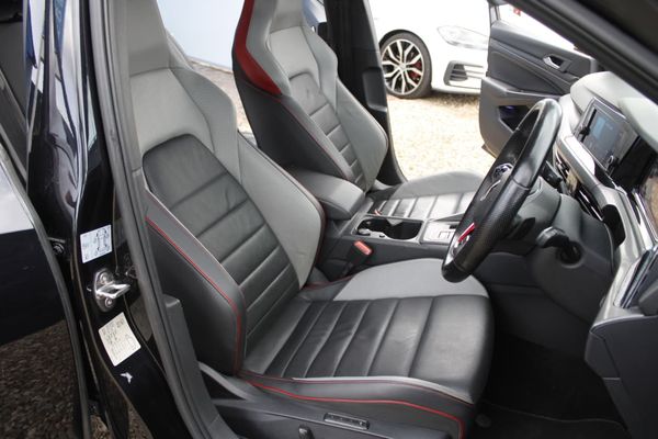 2022-Volkswagen-Golf-8-GTI-20-TSI-Auto image:16