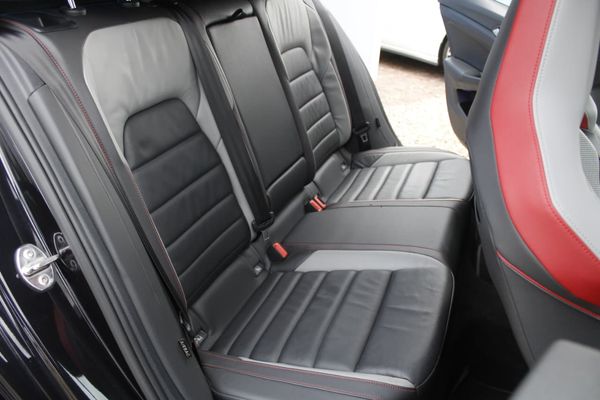2022-Volkswagen-Golf-8-GTI-20-TSI-Auto image:17