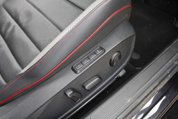 2022-Volkswagen-Golf-8-GTI-20-TSI-Auto image:18