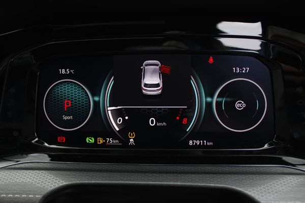 2022-Volkswagen-Golf-8-GTI-20-TSI-Auto image:24