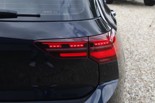 2022-Volkswagen-Golf-8-GTI-20-TSI-Auto image:8