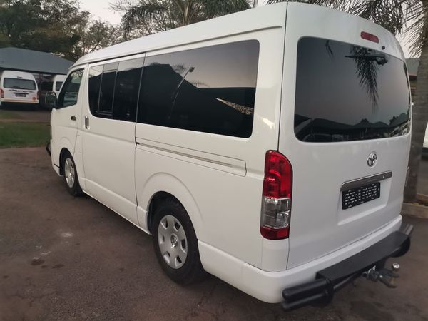 2009-Toyota-Quantum-27-10-seat image:10