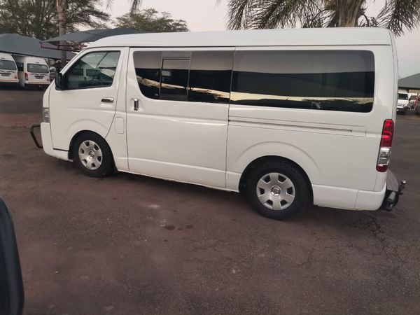2009-Toyota-Quantum-27-10-seat image:2
