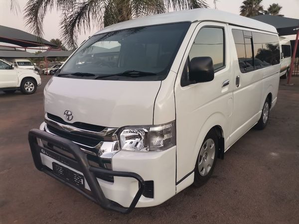 2009-Toyota-Quantum-27-10-seat image:4