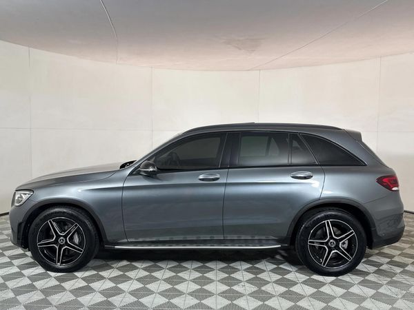 2020-Mercedes-Benz-GLC-300-4Matic image:18