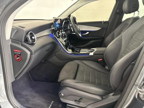 2020-Mercedes-Benz-GLC-300-4Matic image:8