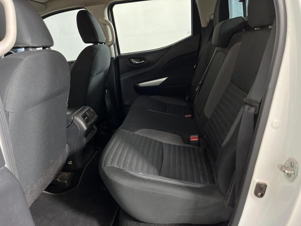 2022-Nissan-Navara-25-DDTi-SE-Plus-4X4-Double-Cab image:3