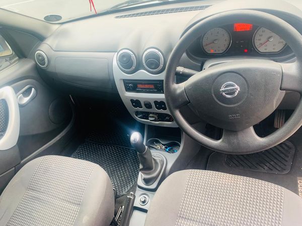 2015-Nissan-NP200-15-dCi-SE image:9